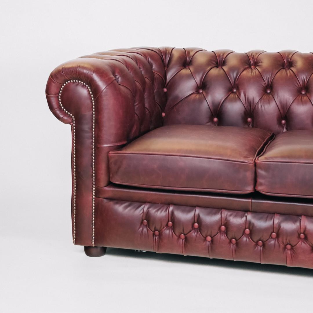 "London Classic" Chesterfield Sofa 3-Sitzer Original Schlafsofa, englisch in Cracked Wax Mulberry- Sofort lieferbar