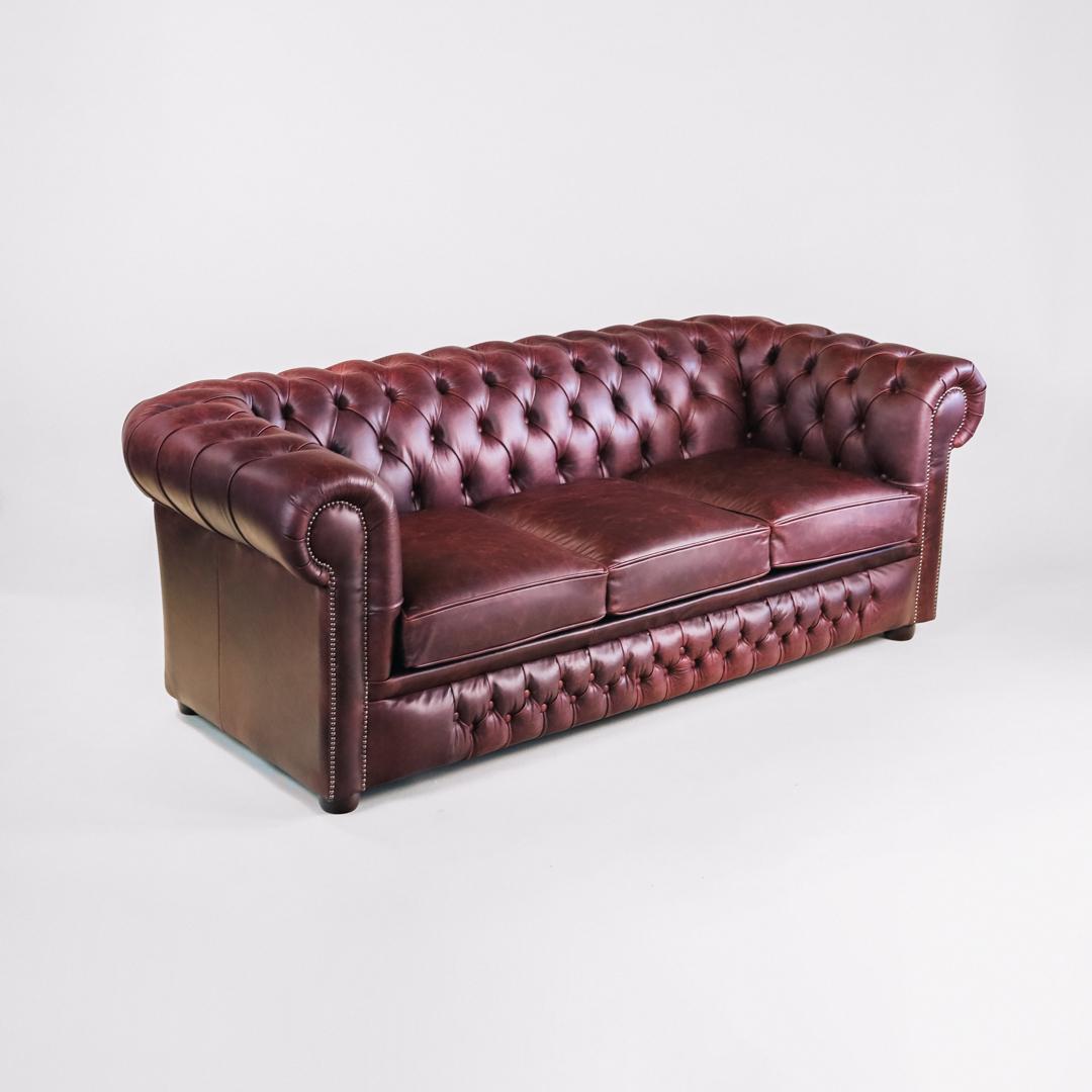 "London Classic" Chesterfield Sofa 3-Sitzer Original Schlafsofa, englisch in Cracked Wax Mulberry- Sofort lieferbar