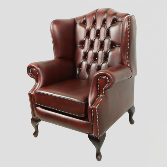 "Queen Anne" Chesterfield Ohrensessel in Birch Antique Red - Sofort Lieferbar