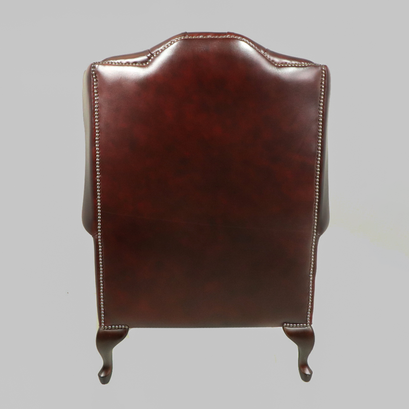 "Queen Anne" Chesterfield Ohrensessel in Birch Antique Red - Sofort Lieferbar