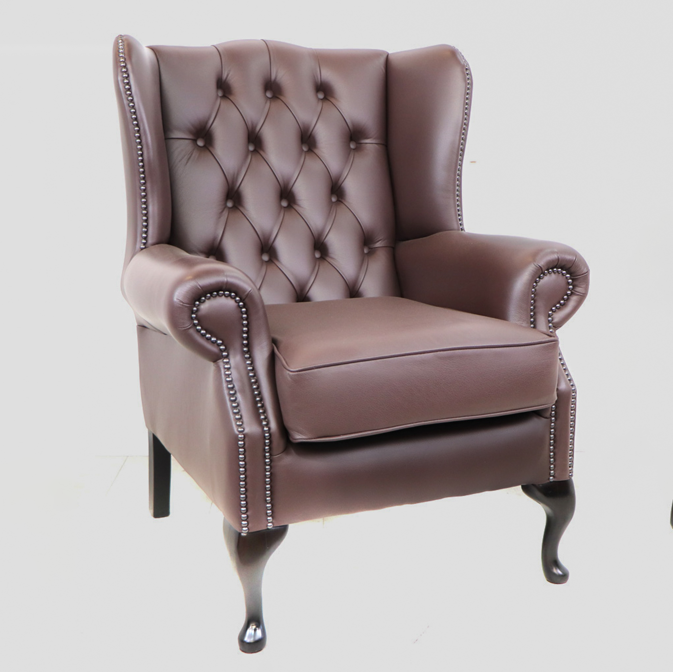 "Queen Anne" Chesterfield Ohrensessel in Birch Mocha - Sofort Lieferbar