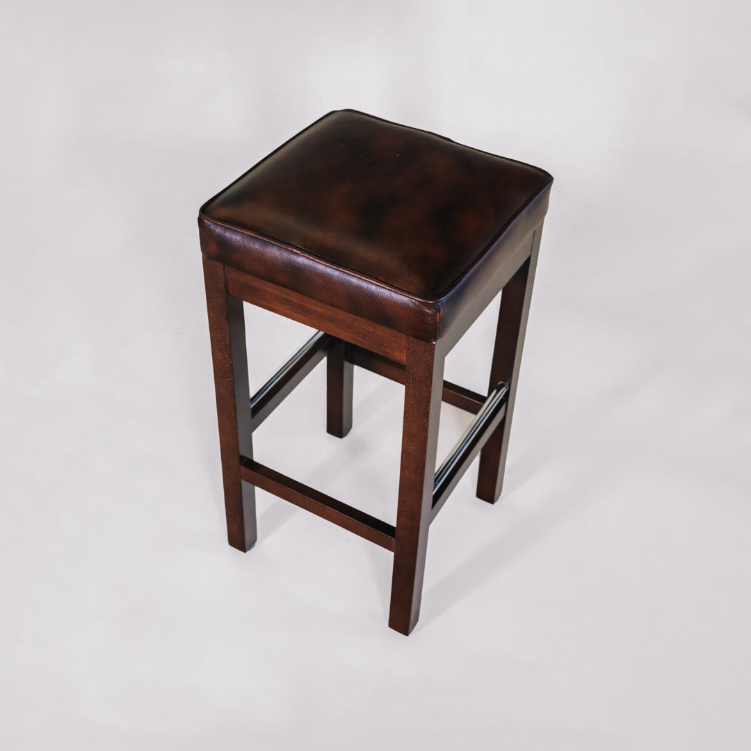 Chesterfield Barhocker "Bar Stool" in Birch Antique Red - Sofort lieferbar