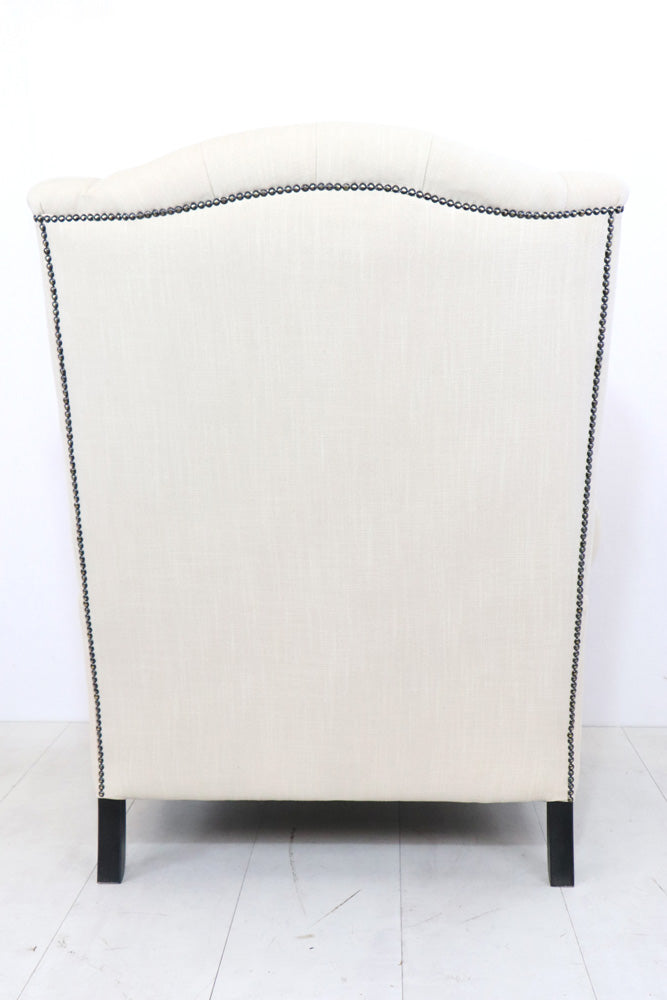 Chesterfield Ohrensessel "New Haven" in weißem Stoff - Sofort Lieferbar