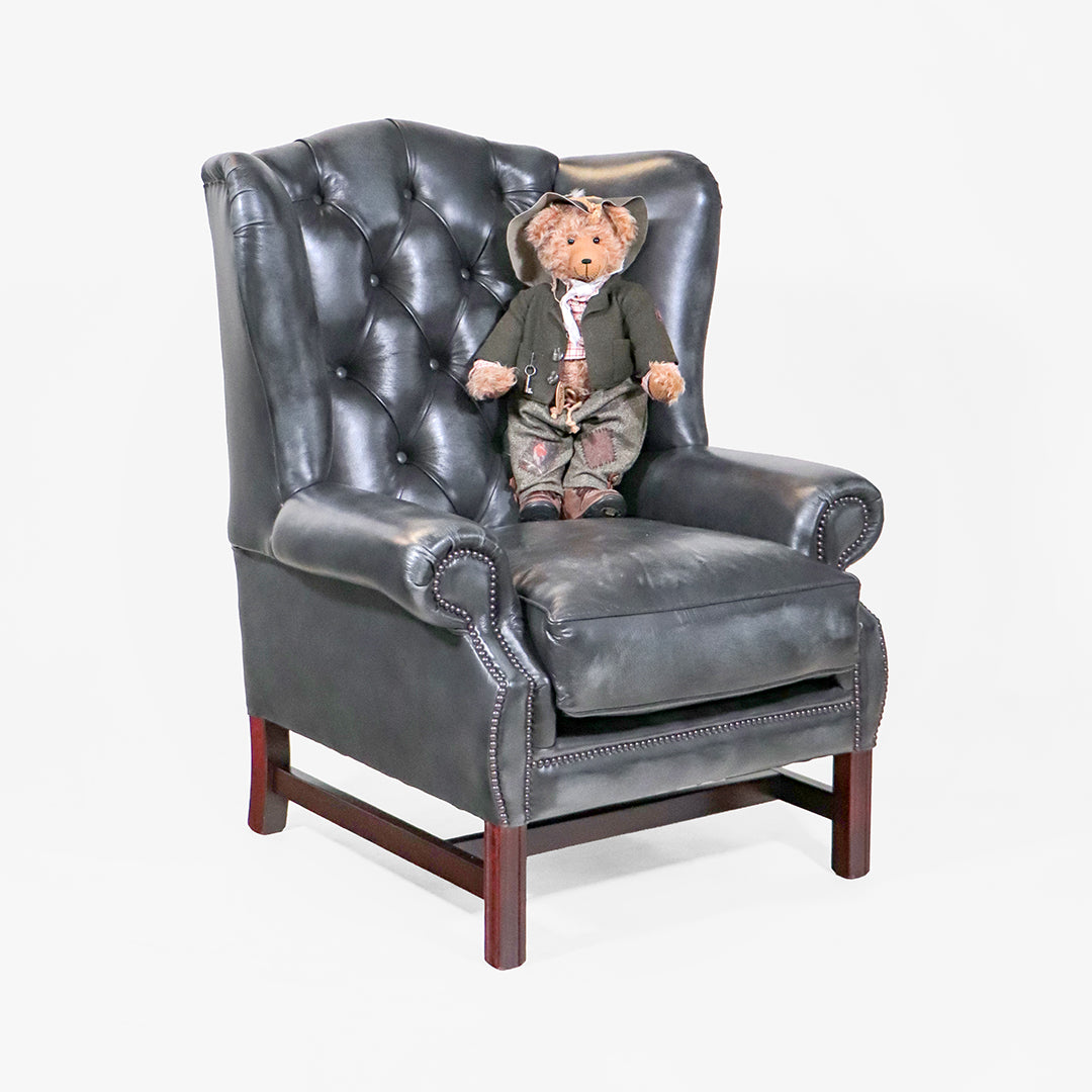 "York" Chesterfield Ohrensessel in Birch Antique Black Leder - Sofort Lieferbar