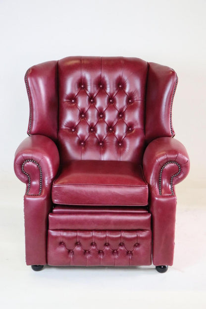 Klassischer Chesterfield Recliner "Abigail Recliner" in Old English Burgundy - Sofort lieferbar!