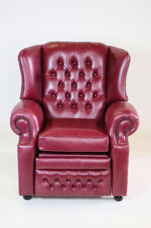 Klassischer Chesterfield Recliner "Abigail Recliner" in Old English Burgundy - Sofort lieferbar!