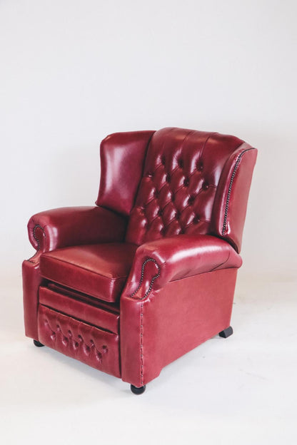 Klassischer Chesterfield Recliner "Abigail Recliner" in Old English Burgundy - Sofort lieferbar!