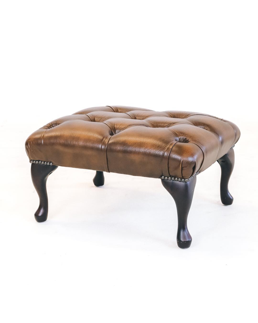 Chesterfield Hocker "Queen Anne" in Birch Antique Gold - Sofort Lieferbar