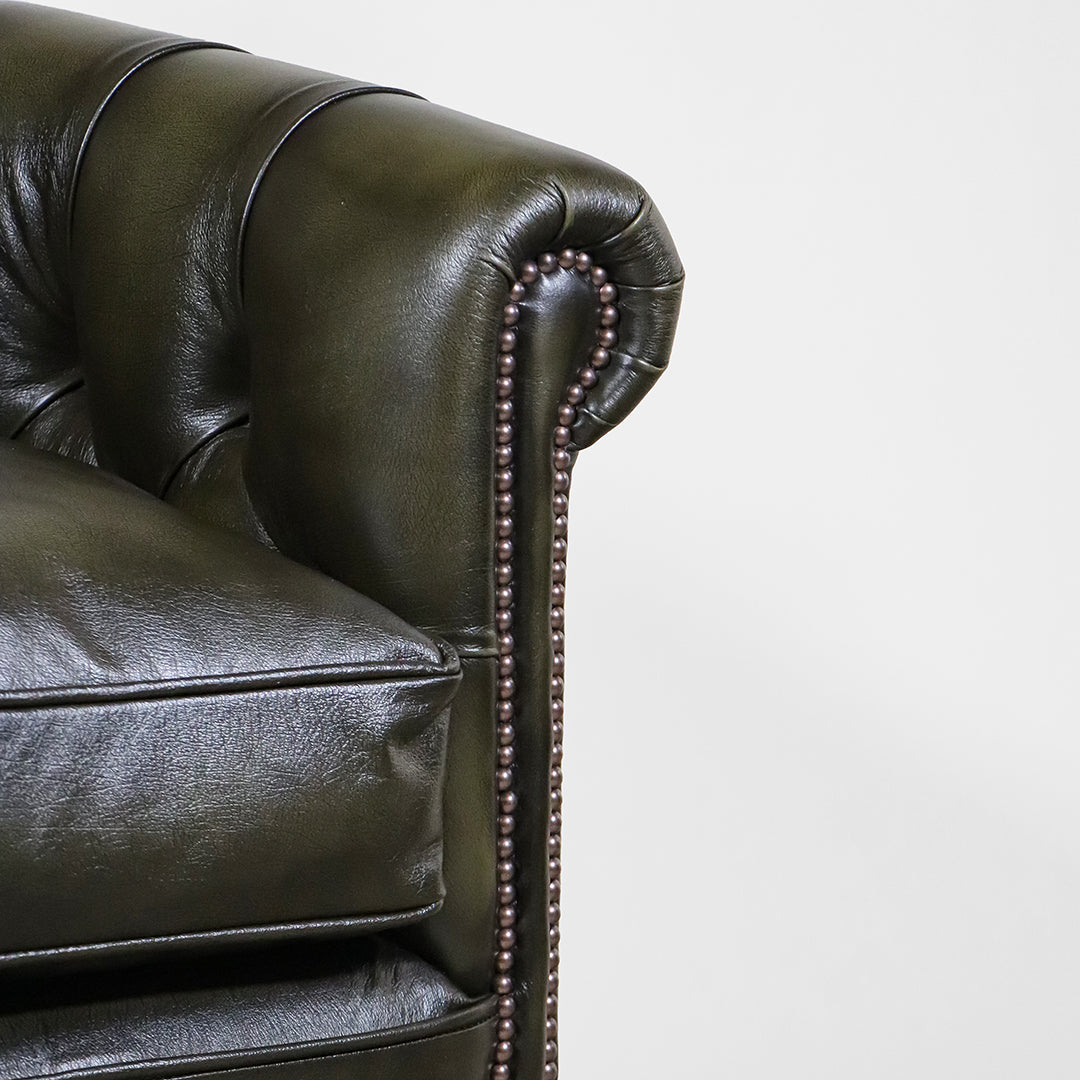 Chesterfield Sessel "Diana" – Englischer Clubsessel in Olive Grün - Sofort lieferbar!