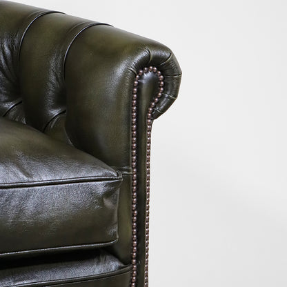 Chesterfield Sessel "Diana" – Englischer Clubsessel in Olive Grün - Sofort lieferbar!