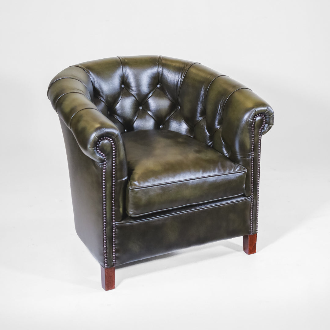 "Diana" Chesterfield Clubchair in Birch Antique Olive Rub-Off Leather - Sofort Lieferbar