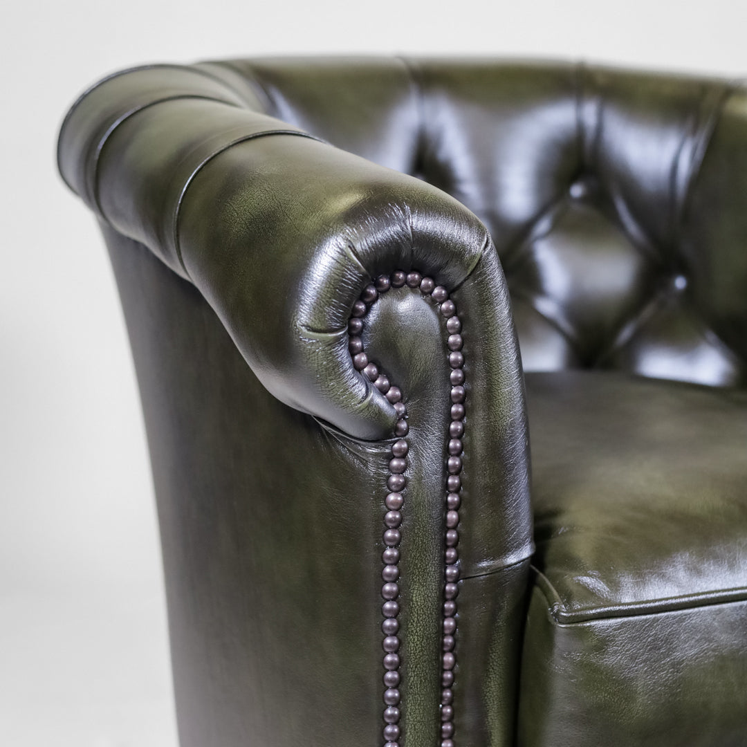 "Diana" Chesterfield Clubchair in Birch Antique Olive Rub-Off Leather - Sofort Lieferbar