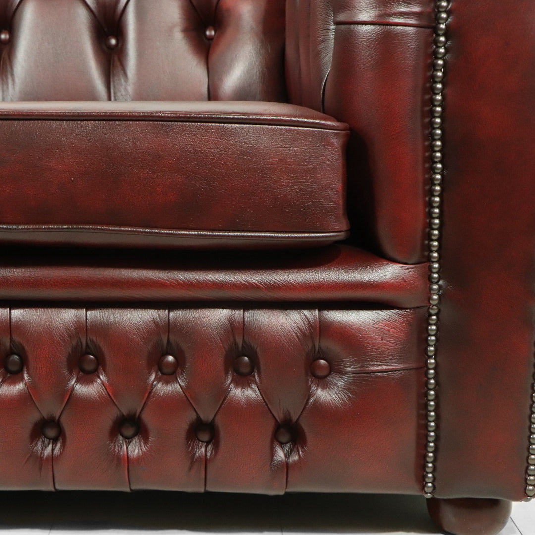 "London Classic" Chesterfield Sofa 2-Sitzer in Birch Antique Red - Sofort lieferbar