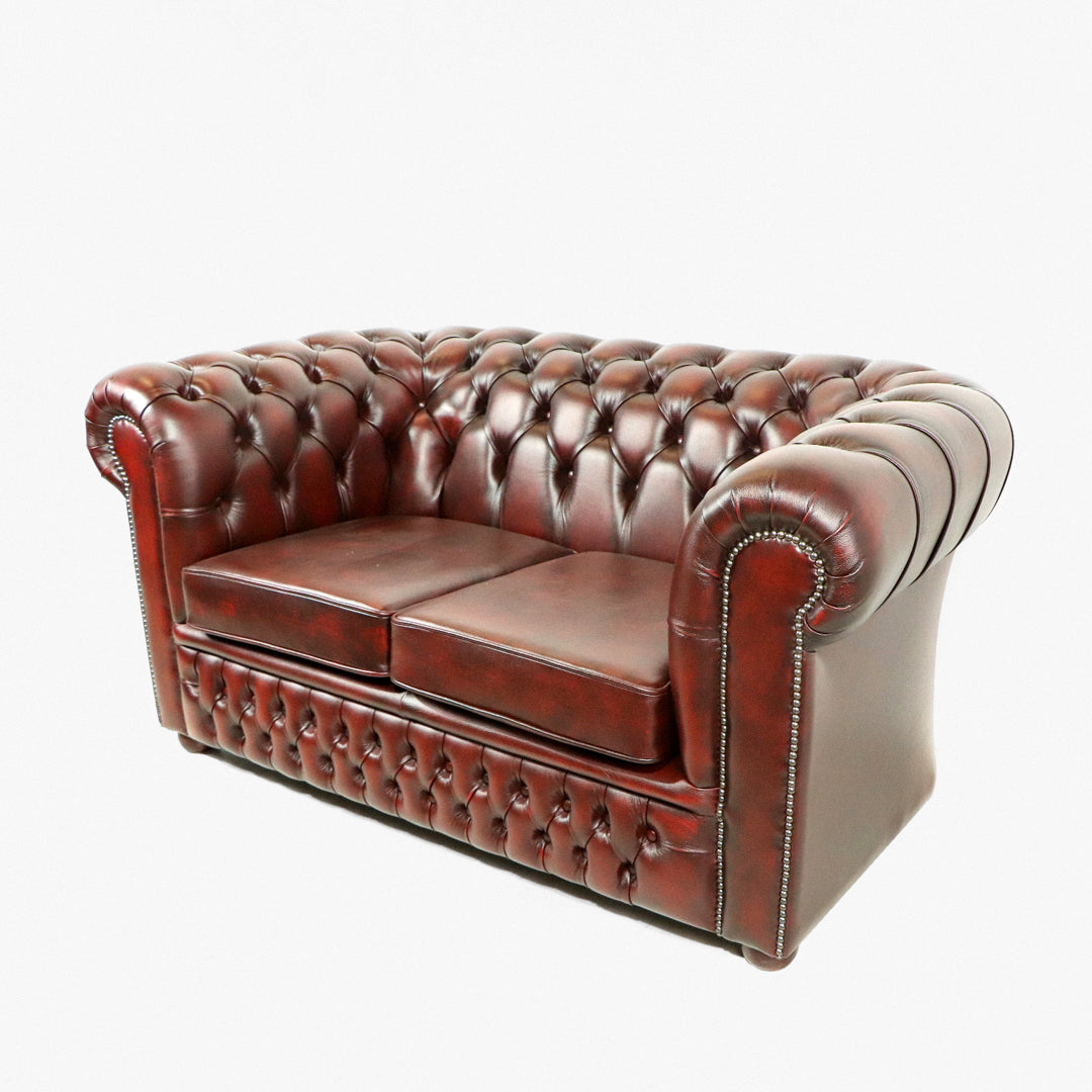 "London Classic" Chesterfield Sofa 2-Sitzer in Birch Antique Red - Sofort lieferbar