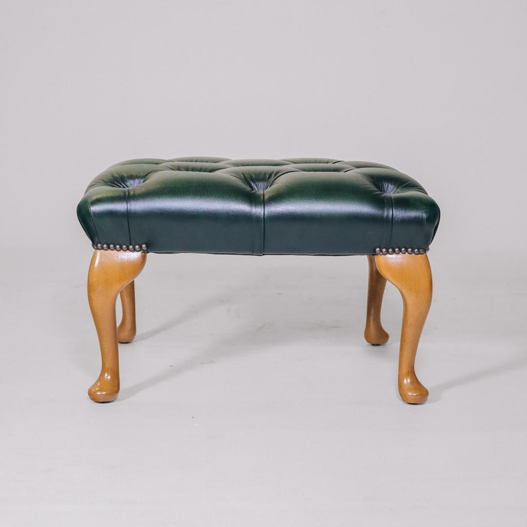 Chesterfield Hocker Queen Anne – Birch Antique Green - Sofort lieferbar