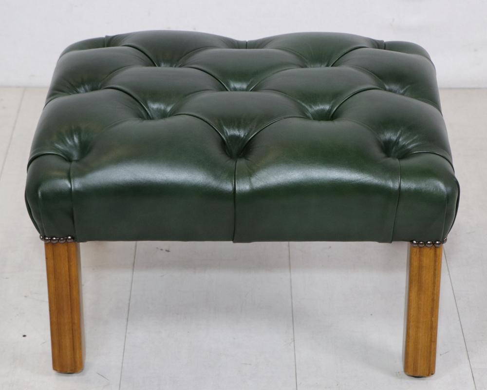 Chesterfield Hocker "ROYAL" in Grün – Crest Legacy Hunter - Sofort Lieferbar
