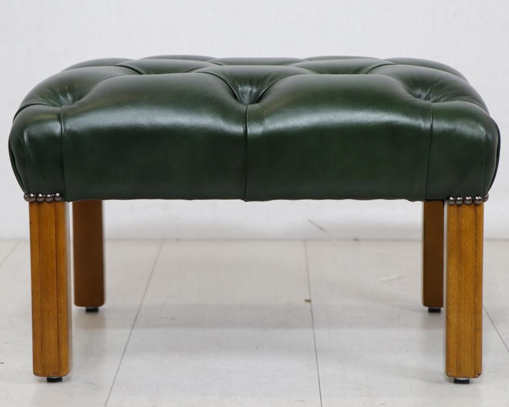 Chesterfield Hocker "ROYAL" in Grün – Crest Legacy Hunter - Sofort Lieferbar