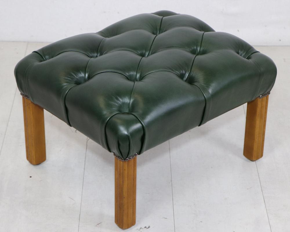 Chesterfield Hocker "ROYAL" in Grün – Crest Legacy Hunter - Sofort Lieferbar