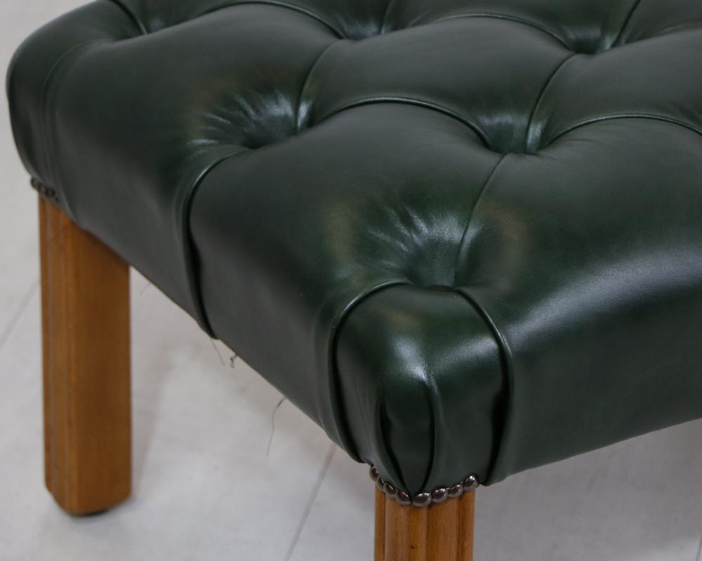 Chesterfield Hocker "ROYAL" in Grün – Crest Legacy Hunter - Sofort Lieferbar