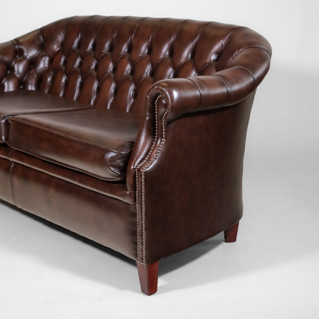 "Lord" Chesterfield 3-Sitzer Sofa in Birch Antique Brown Leder - Sofort lieferbar