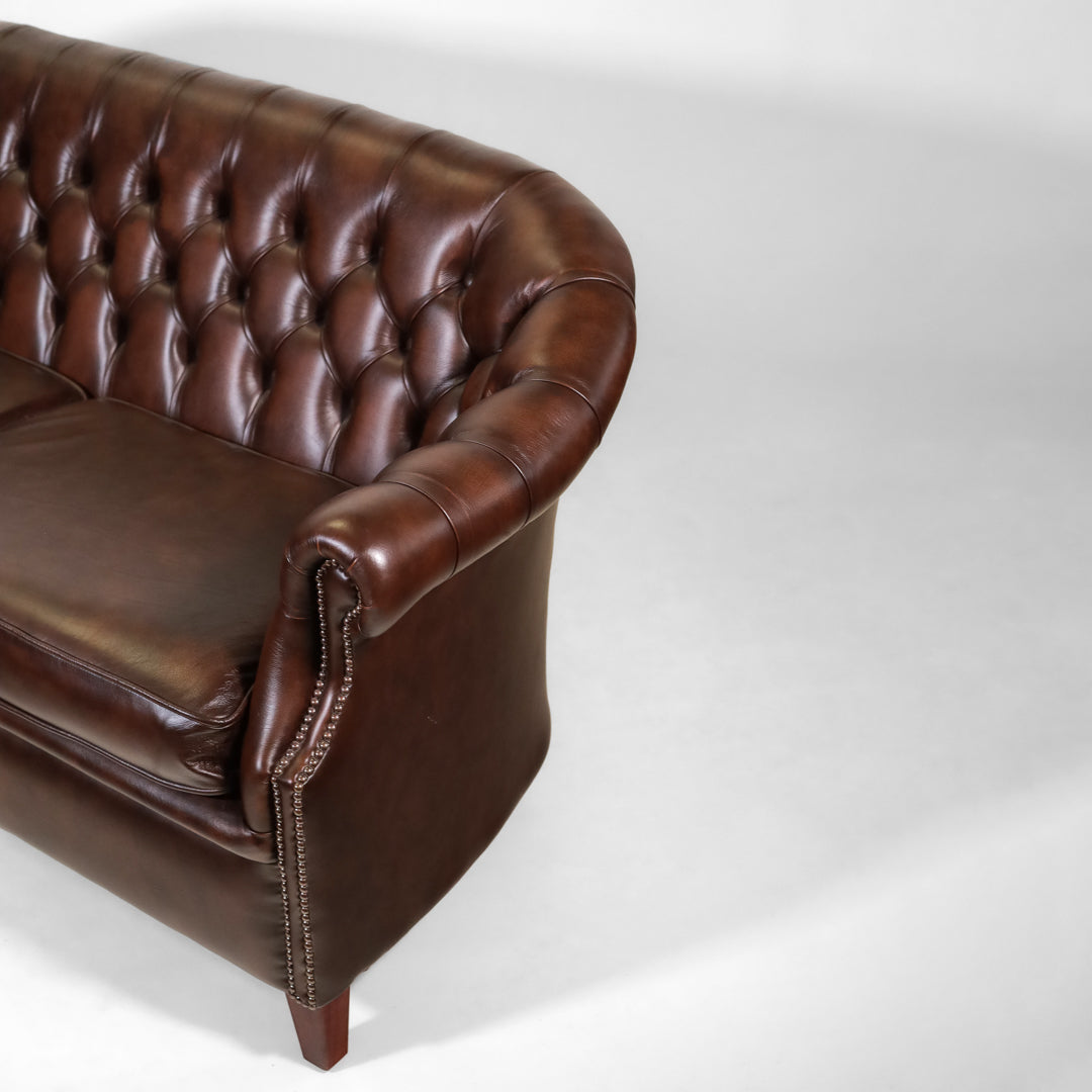 "Lord" Chesterfield 3-Sitzer Sofa in Birch Antique Brown Leder - Sofort lieferbar