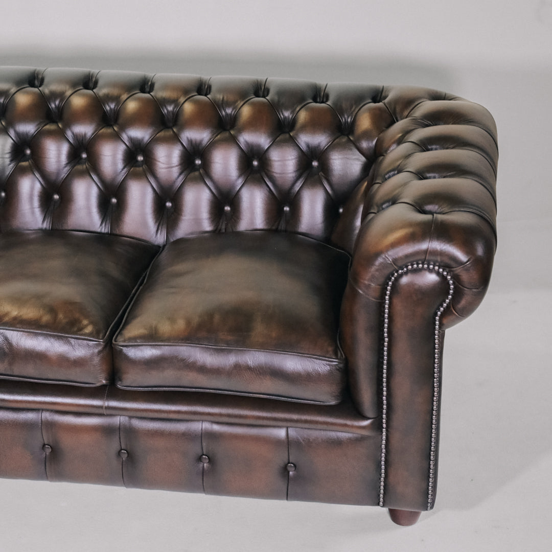 "Tudor" Chesterfield Sofa 3-Sitzer - Sofort Lieferbar