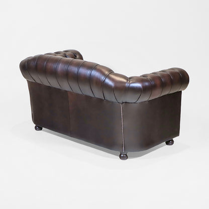 Chesterfield Sofa 2-Sitzer "Cambridge" aus dunkelbraunem Leder - Sofort lieferbar