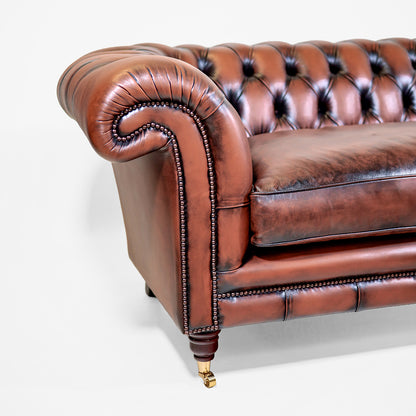Chesterfield Sofa „Dexter“ 3-Sitzer in Birch Antique Tan - Sofort lieferbar