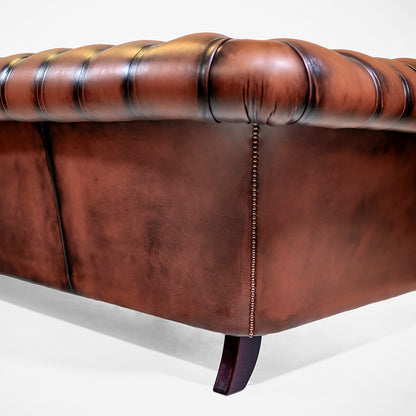 Chesterfield Sofa „Dexter“ 3-Sitzer in Birch Antique Tan - Sofort lieferbar