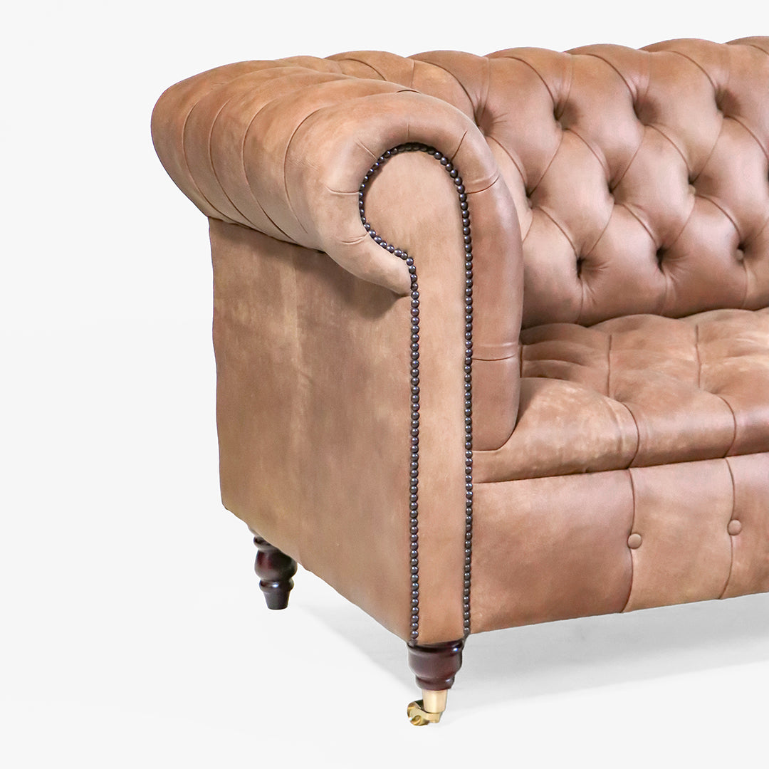 Chesterfield Sofa London Classic 3-Sitzer 195 cm – geknöpfter Sitz, braunes Anilinleder naturbelassen