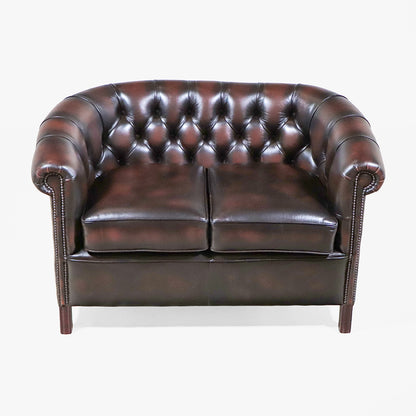 Chesterfield Sofa 2 Sitzer "Diana" – Kompaktes Clubsofa Birch Antique Tan - Sofort lieferbar!