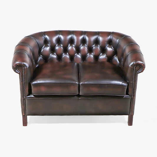 Chesterfield Sofa 2 Sitzer "Diana" – Kompaktes Clubsofa Birch Antique Tan - Sofort lieferbar!