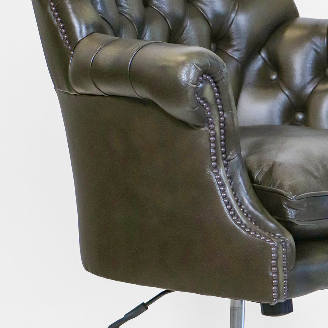 Chesterfield Bürostuhl "Board Chair" aus Leder in Olive Grün - Sofort Lieferbar