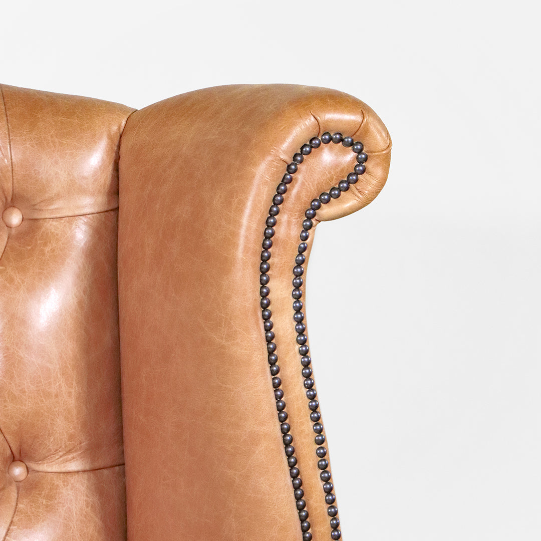 Chesterfield Ohrensessel XXL "Grand Scrollwing Chair" in Rimini Caramel - Sofort Lieferbar