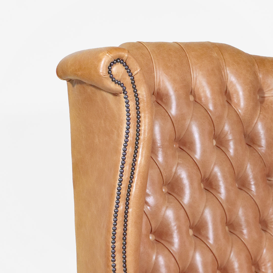 Chesterfield Ohrensessel XXL "Grand Scrollwing Chair" in Rimini Caramel - Sofort Lieferbar