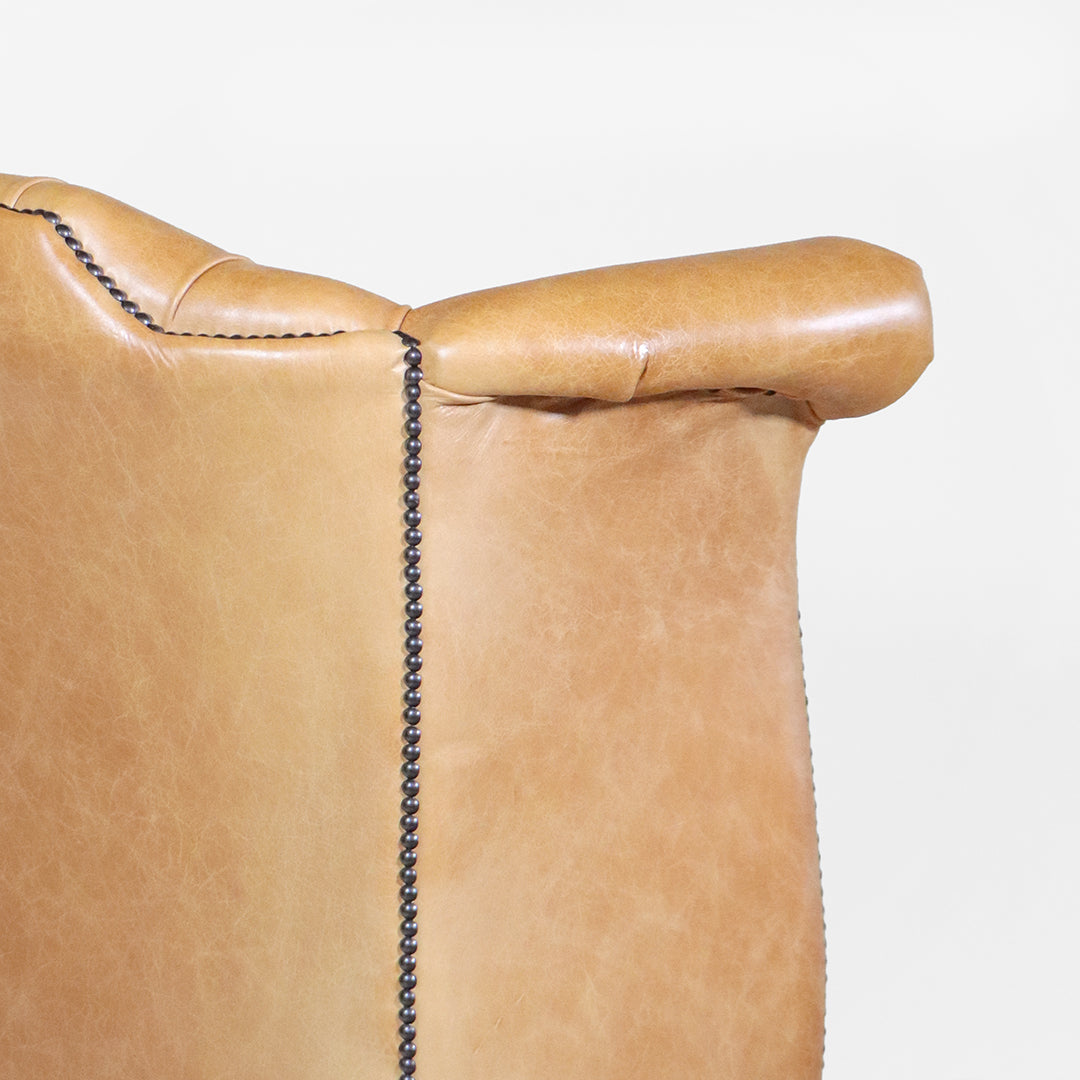 Chesterfield Ohrensessel XXL "Grand Scrollwing Chair" in Rimini Caramel - Sofort Lieferbar