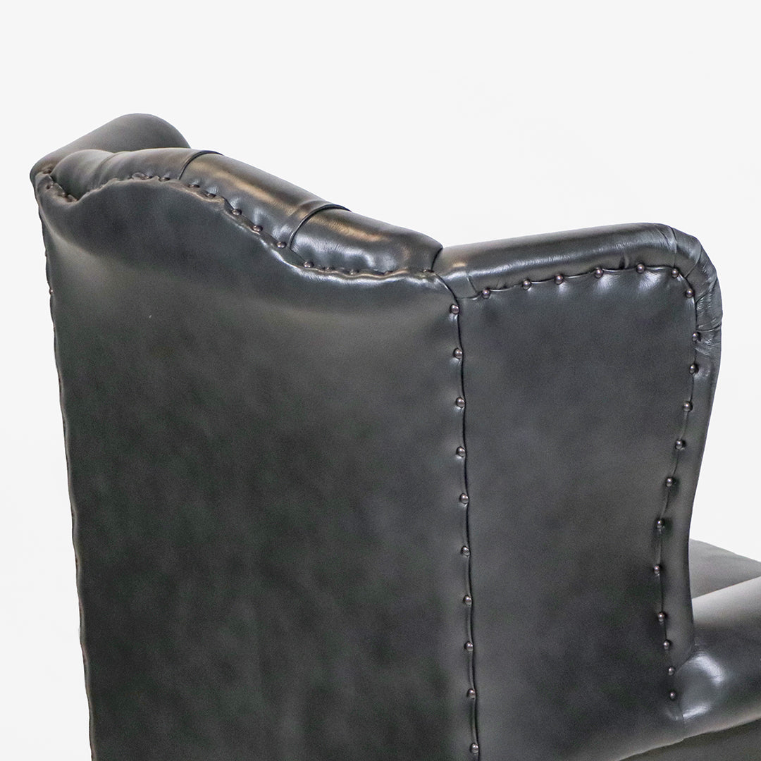 "York" Chesterfield Ohrensessel in Birch Antique Black Leder - Sofort Lieferbar