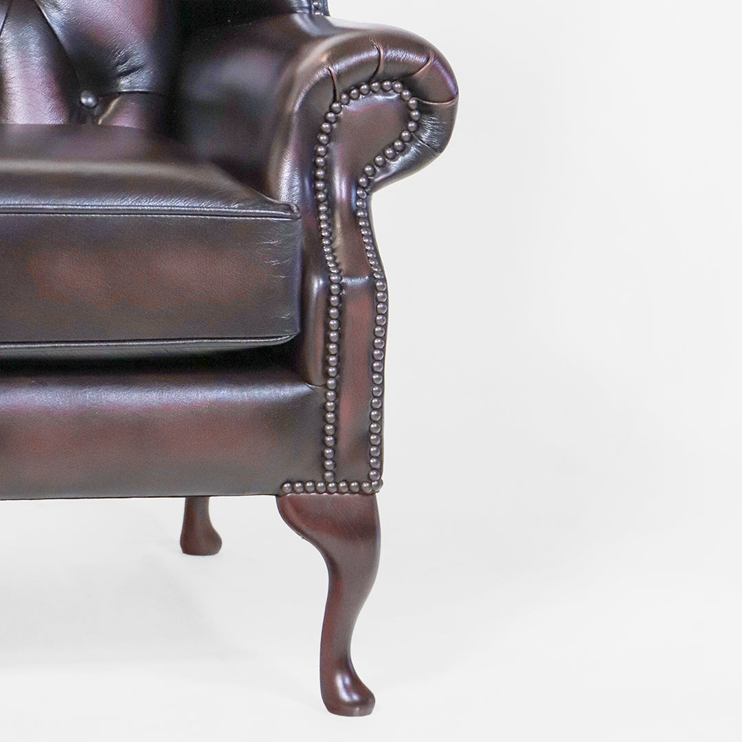 Chesterfield "Queen Anne" Ohrensessel aus Leder in Birch Antique Rust - Sofort Lieferbar