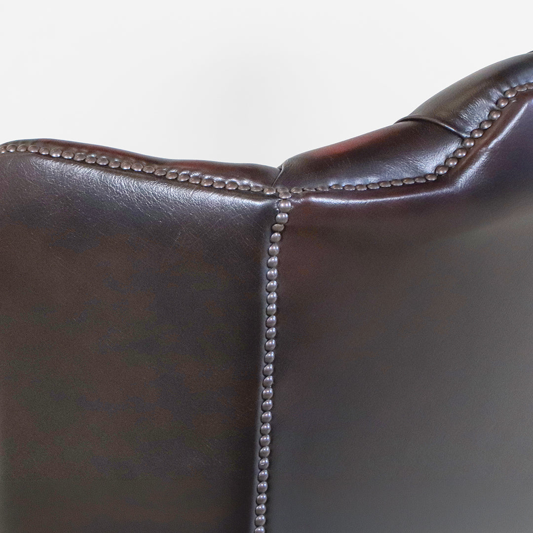 Chesterfield "Queen Anne" Ohrensessel aus Leder in Birch Antique Rust - Sofort Lieferbar