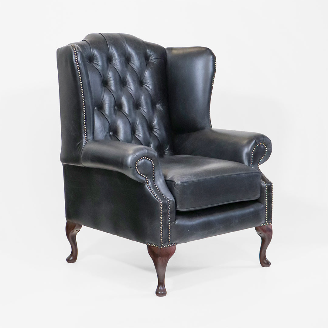 Chesterfield Wing Chair "Queen Anne" aus schwarzem Echtleder - Sofort lieferbar