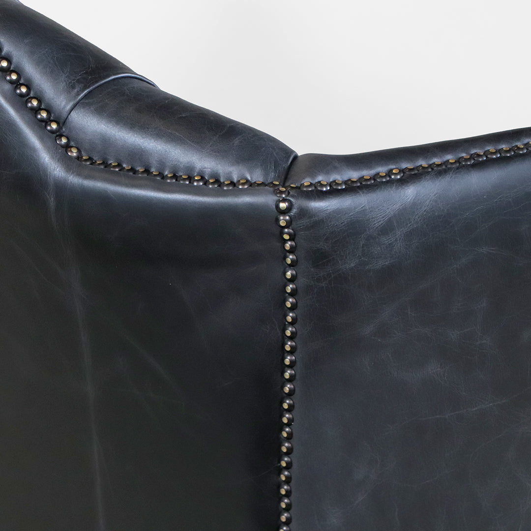Chesterfield Wing Chair "Queen Anne" aus schwarzem Echtleder - Sofort lieferbar