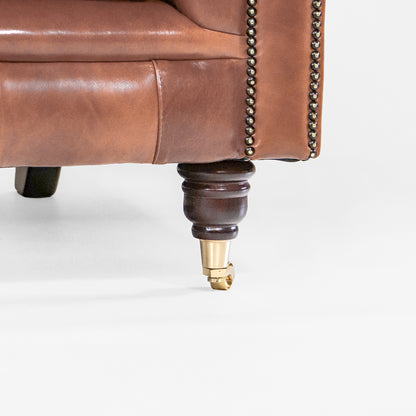 Braunes Chesterfield Sofa "Dexter“ 2,5-Sitzer – Leder Old English Malt - Sofort lieferbar