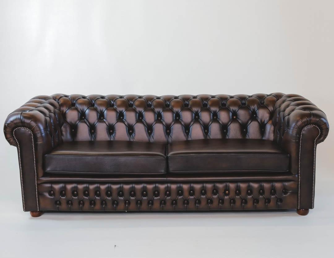 Chesterfield Sofa 3-Sitzer "Tudor" aus Echtleder – Birch Antique Tan Ledersofa, sofort lieferbar