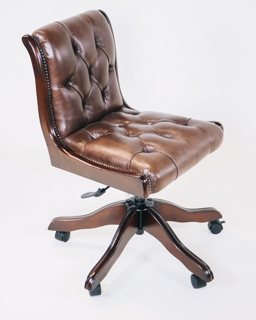 Chesterfield Drehstuhl Split Back Diner Swivel Chair - Sofort Lieferbar
